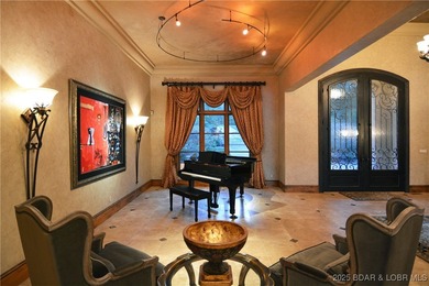 Prestigious Gated Waterfront Estate. Privacy, Distinction, and a - photo 8