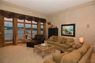 Prestigious Gated Waterfront Estate. Privacy, Distinction, and a - photo 10