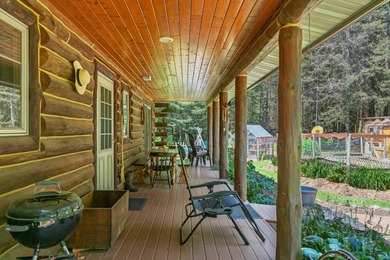 Set on 1.19 wooded acres in the heart of Sugar Camp, this 1,746 - photo 19