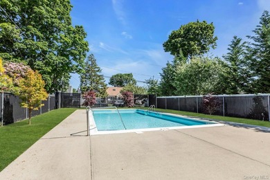 Beautifully updated and move-in ready, this charming co-op - photo 20