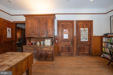 Approximately 4,630 square feet, five bedrooms, three and a half - photo 33
