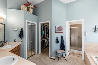 Nestled on a quiet Boulder cul-de-sac, this beautifully - photo 34