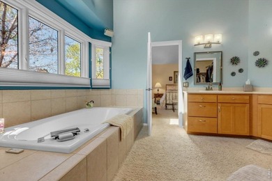 Nestled on a quiet Boulder cul-de-sac, this beautifully - photo 36