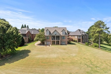Luxury Brick Home on Golf Course with Pond View-3BR|4.5BA| 4-Car - photo 44