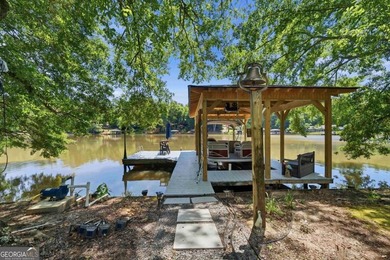 Escape to the lake in this beautiful 3-bedroom, 2-bath cottage - photo 6