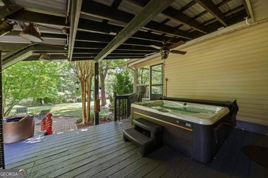 Escape to the lake in this beautiful 3-bedroom, 2-bath cottage - photo 8