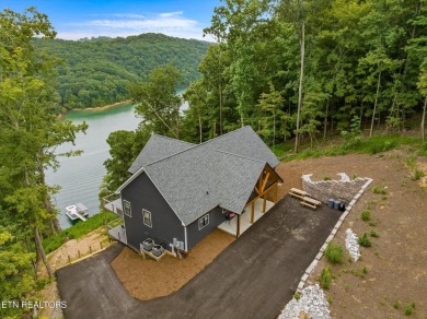 Norris Lake Home For Sale in Caryville Tennessee