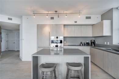 PRICED TO SELL- MOTIVATED SELLER! Stunning 2 bed / 2 bath CORNER