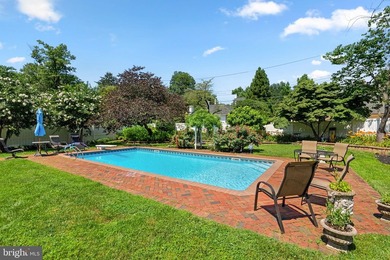OPEN HOUSE, SUNDAY 12-2pm on July 19th - A Refreshing & Rare - photo 5