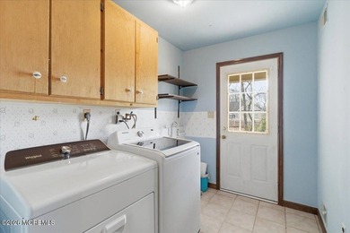 PRICE IMPROVEMENT! Now offered at $999,999! Stunning all-brick - photo 11