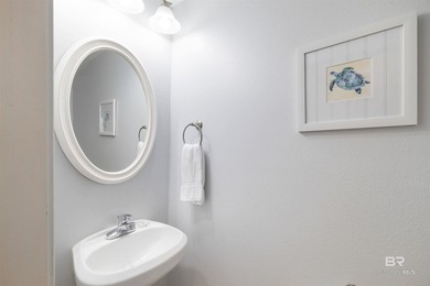 Stunning and spacious 6-bedroom, 6.5-bath coastal home in the - photo 15