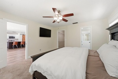 Welcome to this beautiful 4 bedroom 2 bathroom pool home in - photo 15