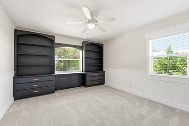 Welcome to this beautiful 4 bedroom 2 bathroom pool home in - photo 21