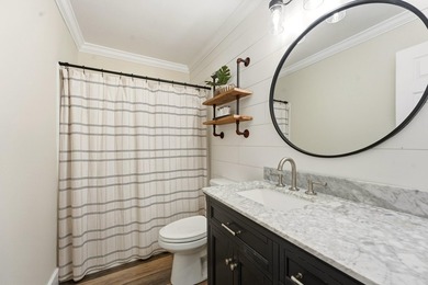 Welcome to this beautiful 4 bedroom 2 bathroom pool home in - photo 25