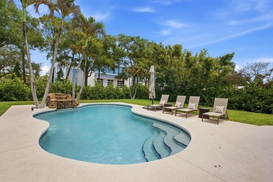 Welcome to this beautiful 4 bedroom 2 bathroom pool home in - photo 32