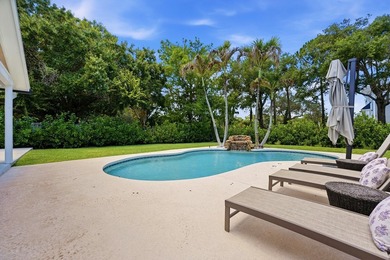 Welcome to this beautiful 4 bedroom 2 bathroom pool home in - photo 33