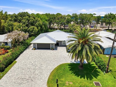 Welcome to this beautiful 4 bedroom 2 bathroom pool home in - photo 37