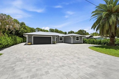 Welcome to this beautiful 4 bedroom 2 bathroom pool home in - photo 38