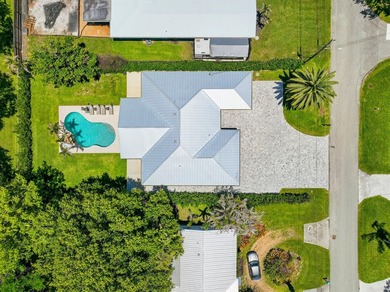 Welcome to this beautiful 4 bedroom 2 bathroom pool home in - photo 39