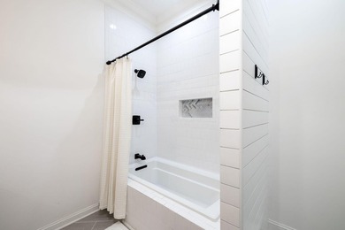 4 Bedroom Show stopperLocated in the exclusive, gated community - photo 43
