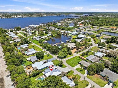 Welcome to this beautiful 4 bedroom 2 bathroom pool home in - photo 49