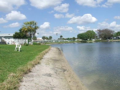 SPECTACULAR VIEW OF THE LAKE-LARGE 3 BEDROOM/ 2 BATH- LAMINATE - photo 7