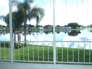 SPECTACULAR VIEW OF THE LAKE-LARGE 3 BEDROOM/ 2 BATH- LAMINATE - photo 10