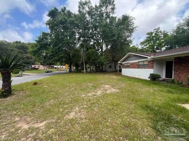 Great investment opportunity in Pensacola! This 3-bedroom - photo 3