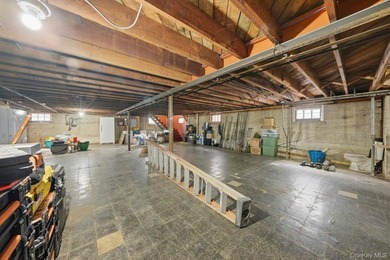 Welcome to this rare ranch-style retreat in the desirable - photo 18
