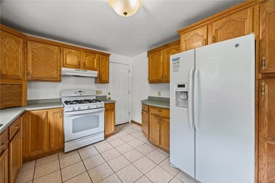 This charming 4-bedroom, 2-bathroom home is ready for immediate - photo 10