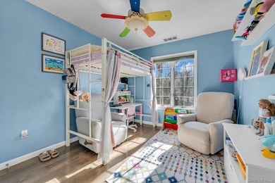 Welcome to this beautifully renovated Beechwood model in Oak - photo 12