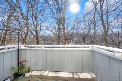 Welcome to this beautifully renovated Beechwood model in Oak - photo 13