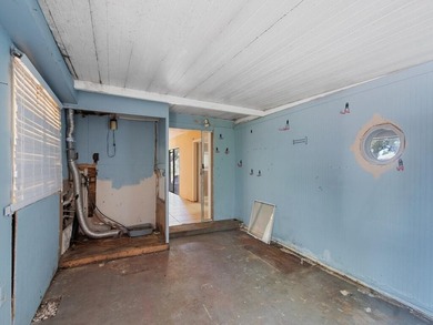 Blank Canvas Opportunity! Spacious 1,689 sq. ft. home offering - photo 19