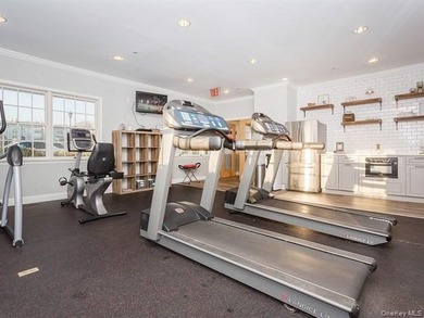 Welcome to this beautifully renovated Beechwood model in Oak - photo 21