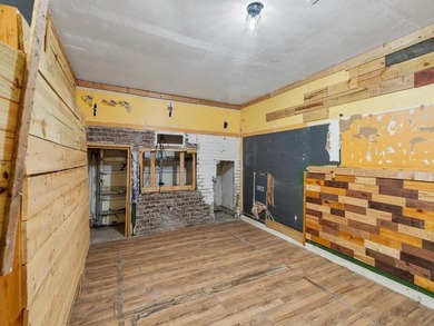 Blank Canvas Opportunity! Spacious 1,689 sq. ft. home offering - photo 24