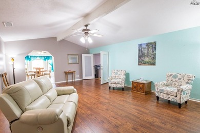 Pool, cul-de-sac & steps to Lake Wichita trails! Spacious - photo 7