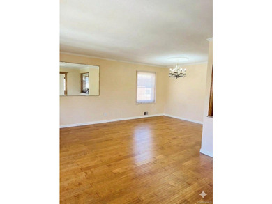 This exceptional 3-bedroom, 2-bathroom single-family home - photo 9