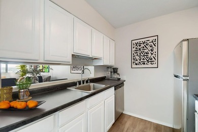 Stunning 17th-floor condo with incredible city views in the - photo 8