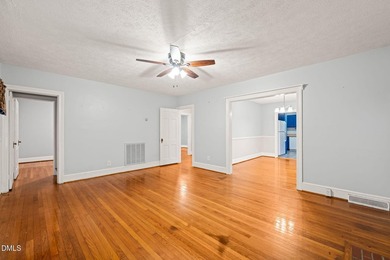MOVE-IN READY in the County Seat! This charming 3+ Bedroom, 2 - photo 4
