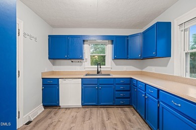 MOVE-IN READY in the County Seat! This charming 3+ Bedroom, 2 - photo 7