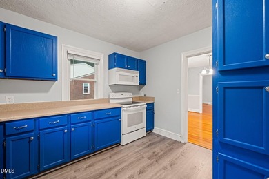 MOVE-IN READY in the County Seat! This charming 3+ Bedroom, 2 - photo 8