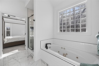 Fully renovated lake-area home just 1 mile from Granton Park - photo 17
