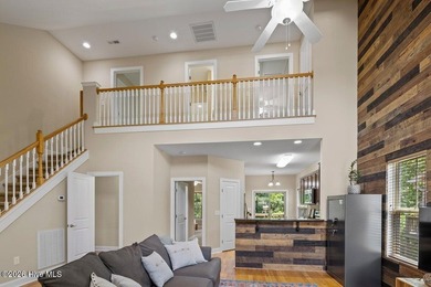 A pristine three-bedroom townhouse in the Cypress Creek - photo 5