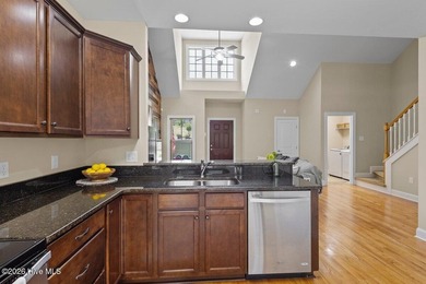 A pristine three-bedroom townhouse in the Cypress Creek - photo 6