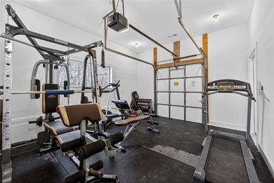 Fully renovated lake-area home just 1 mile from Granton Park - photo 34