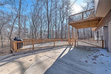 Fully renovated lake-area home just 1 mile from Granton Park - photo 40