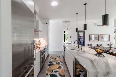 Coastal Retreat in Lamar - Mid-Century Modern Escape for - photo 12
