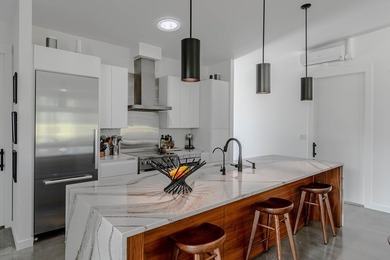 Coastal Retreat in Lamar - Mid-Century Modern Escape for - photo 14