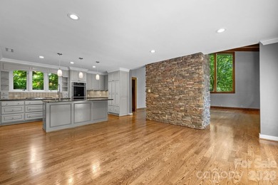 Experience one of the area's most extraordinary private estates - photo 15