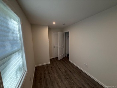 Fully remodeled 2 bed 2 bath home on large lot with full - photo 17